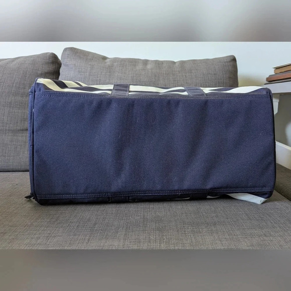 Herschel Dufflebag Navy/White - Picture 6 of 11